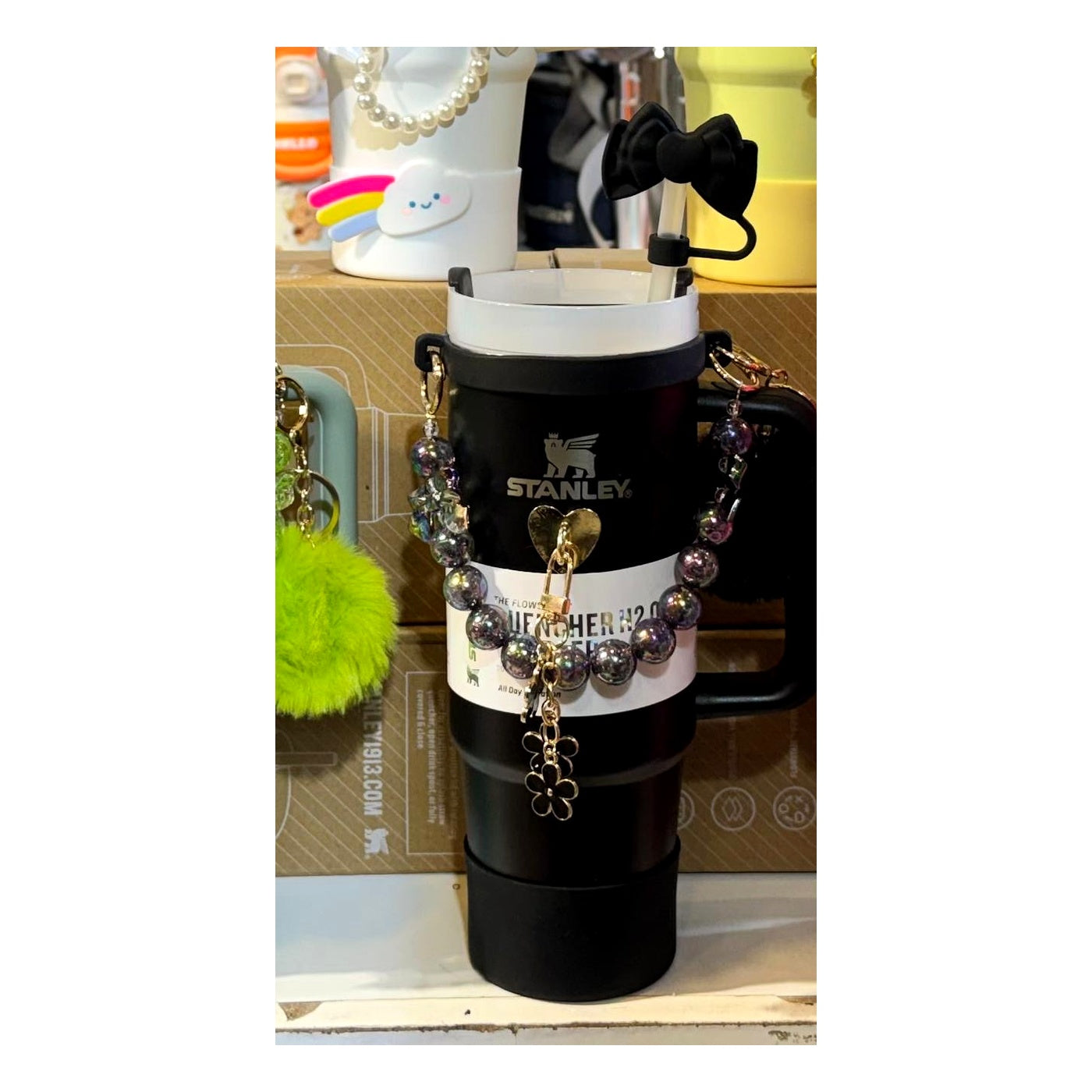 1180ml insulated black tumbler with handle, straw and charm accessories